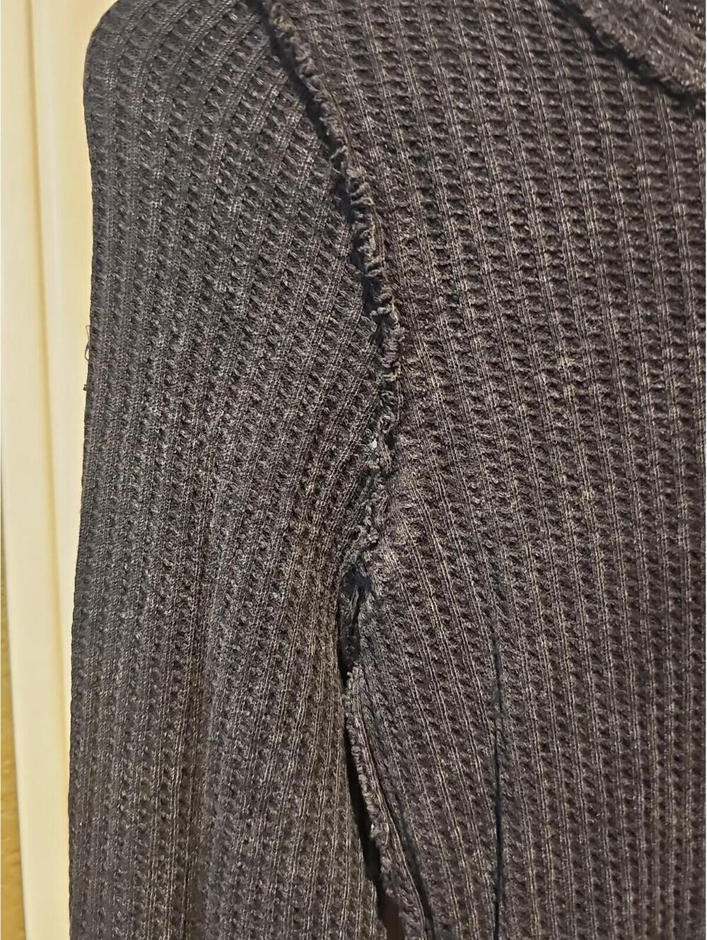 We The Free Charcoal Long Sleeve Waffle Knit Top Raw Hem Thumbholes Xsmall - Picture 2 of 7